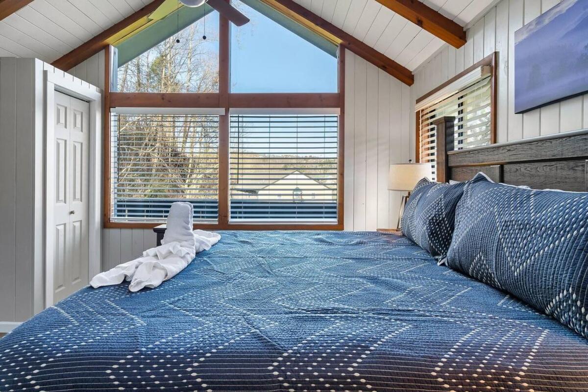 Holiday home Cozy Blue With Hot Tub, 5min To Downtwn Gatlinburg