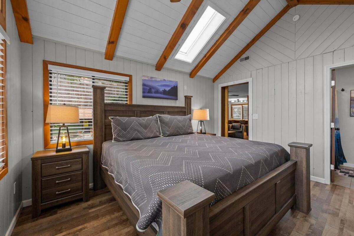 Cozy Blue With Hot Tub, 5min To Downtwn Holiday home *
