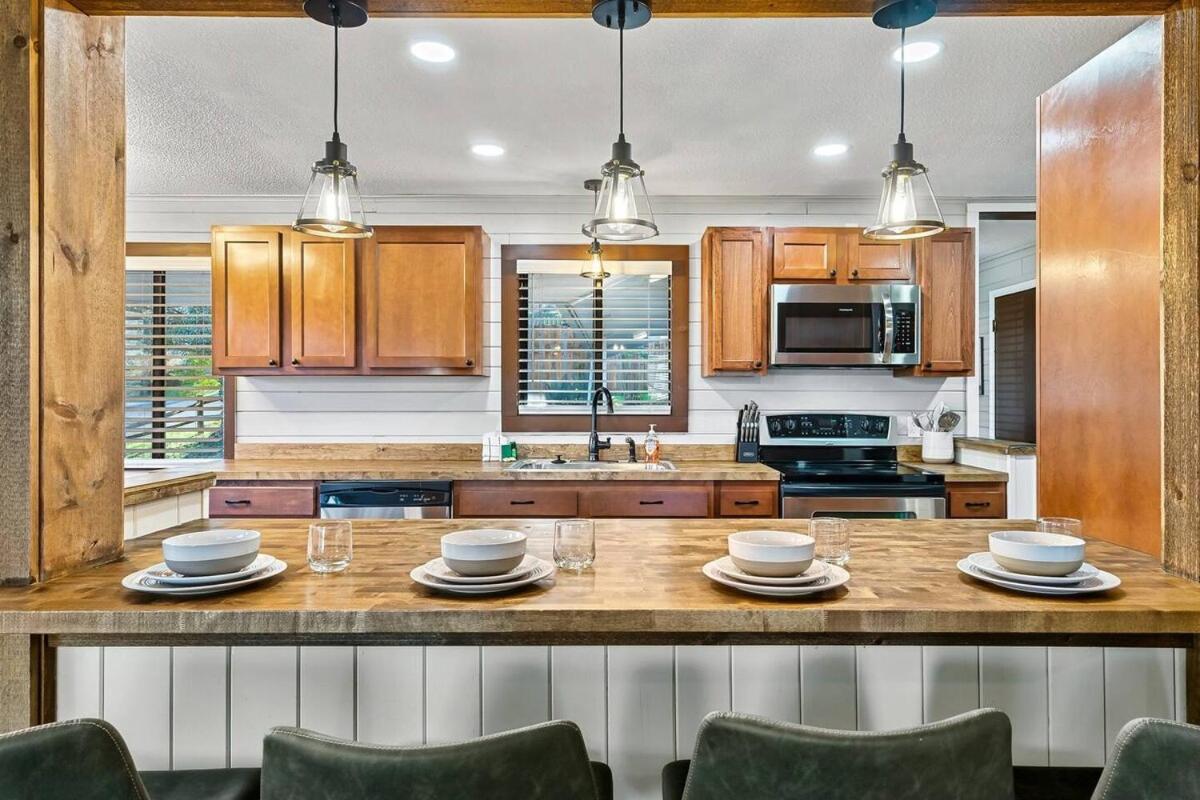Cozy Blue With Hot Tub, 5min To Downtwn * Gatlinburg