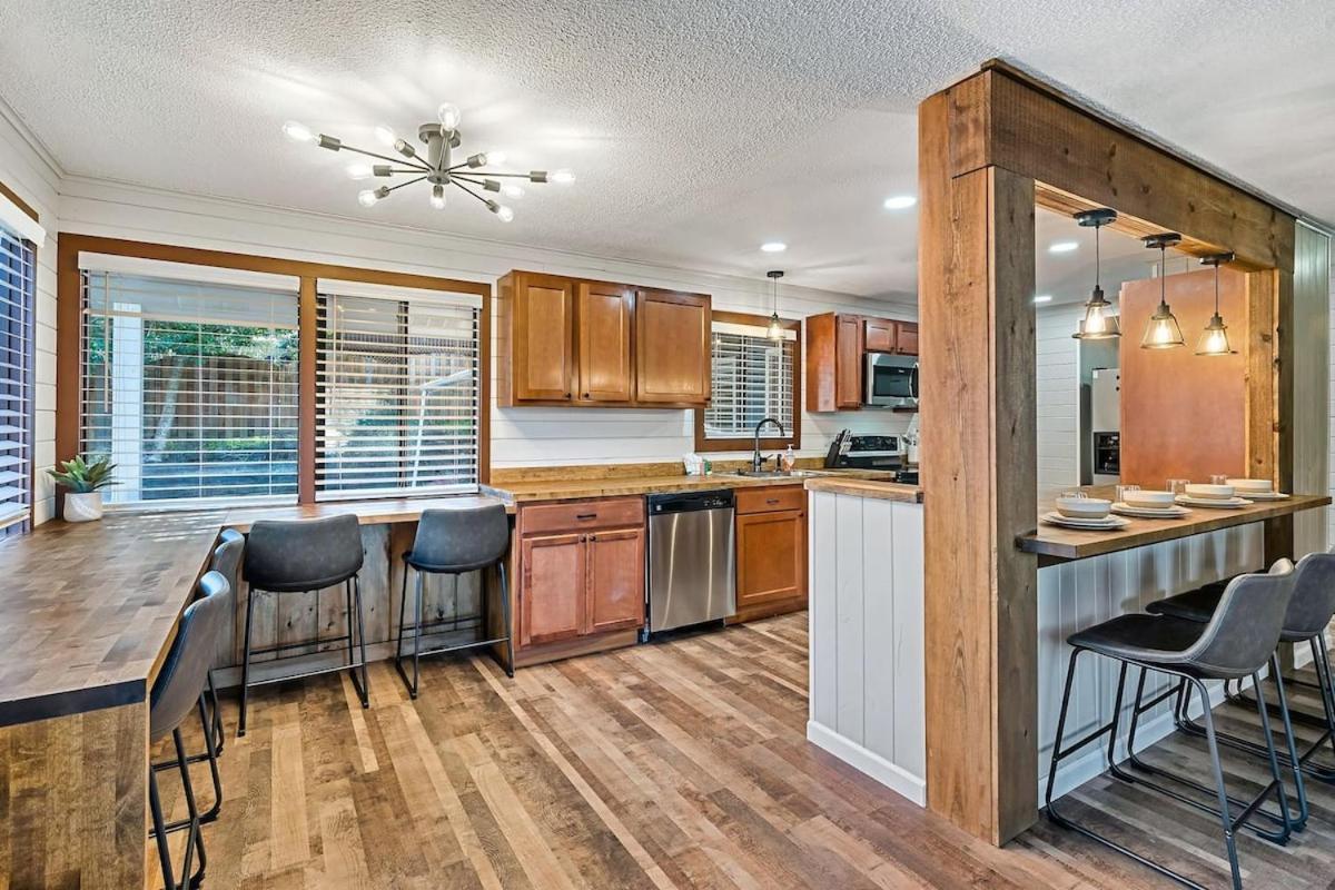 Holiday home Cozy Blue With Hot Tub, 5min To Downtwn