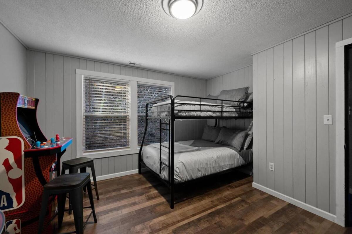 Cozy Blue With Hot Tub, 5min To Downtwn Holiday home *