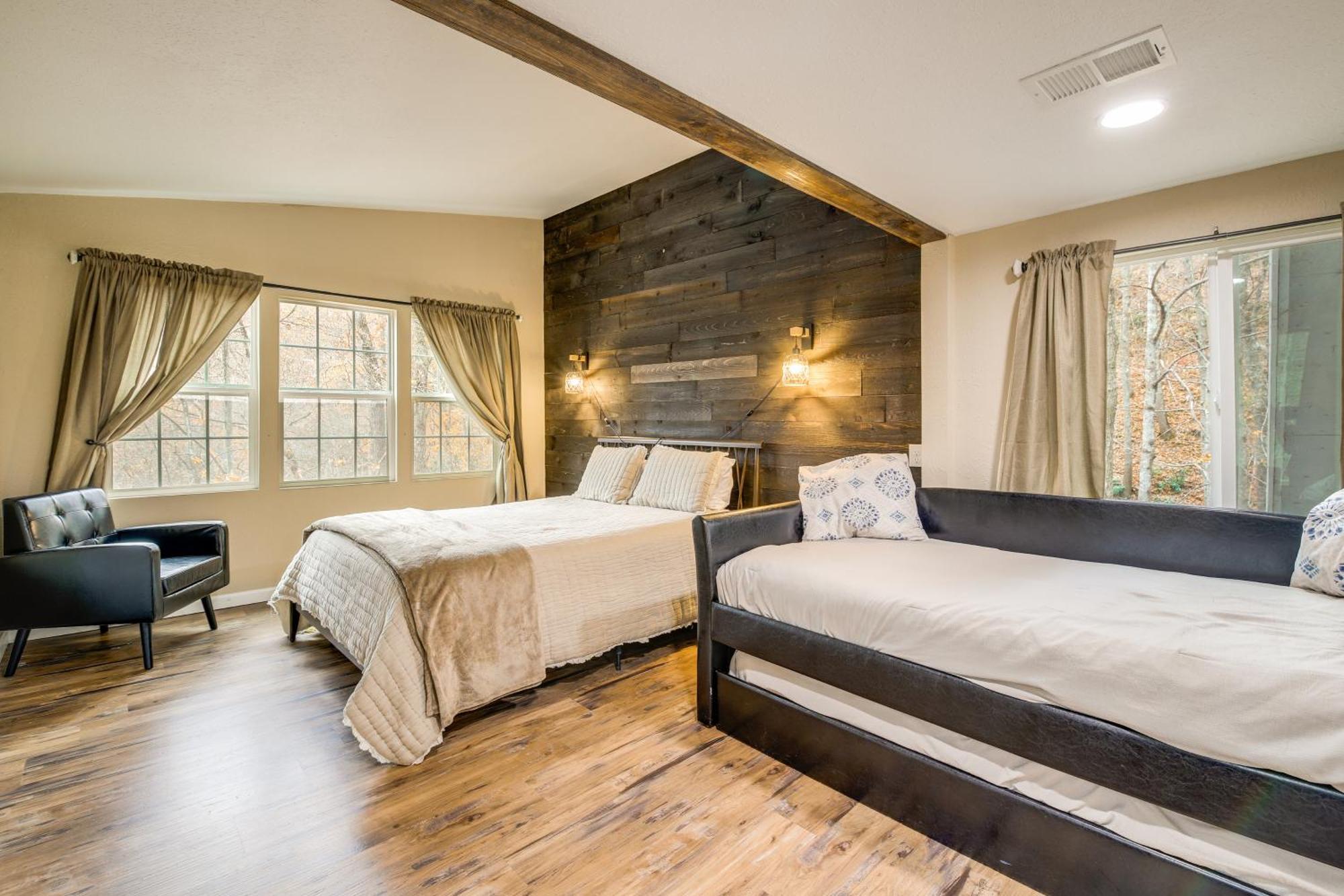 Updated Cobbly Nob With Hot Tub! * Gatlinburg