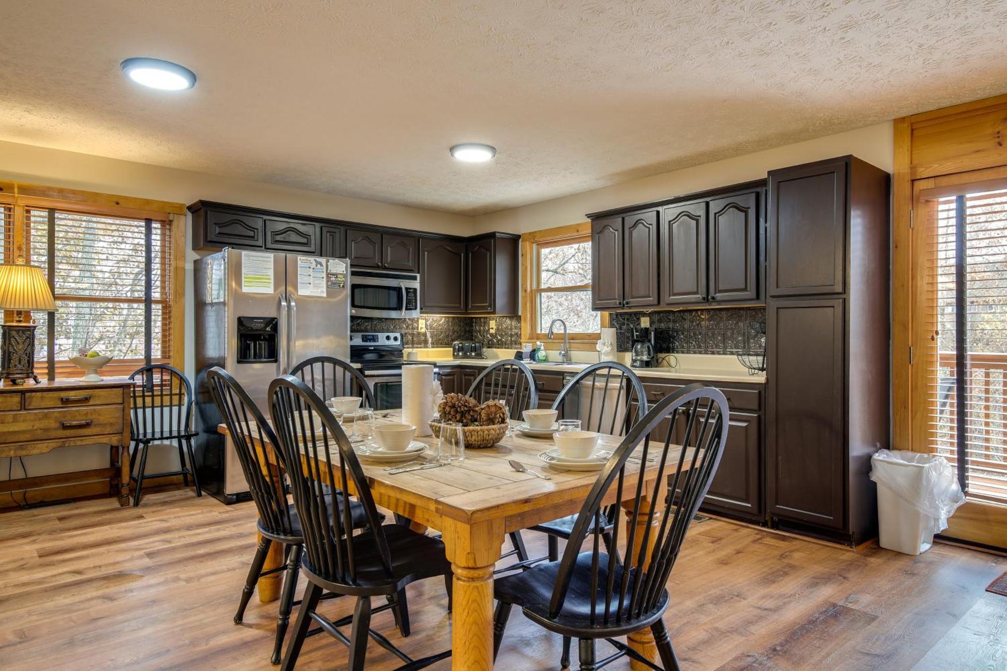 Pet-friendly Retreat With Hot Tub!