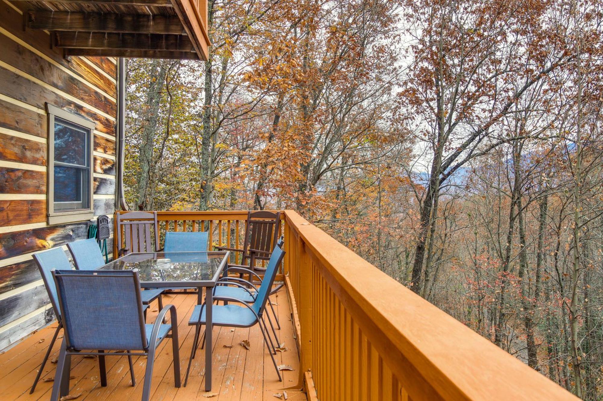 Pet-friendly Retreat With Hot Tub! *