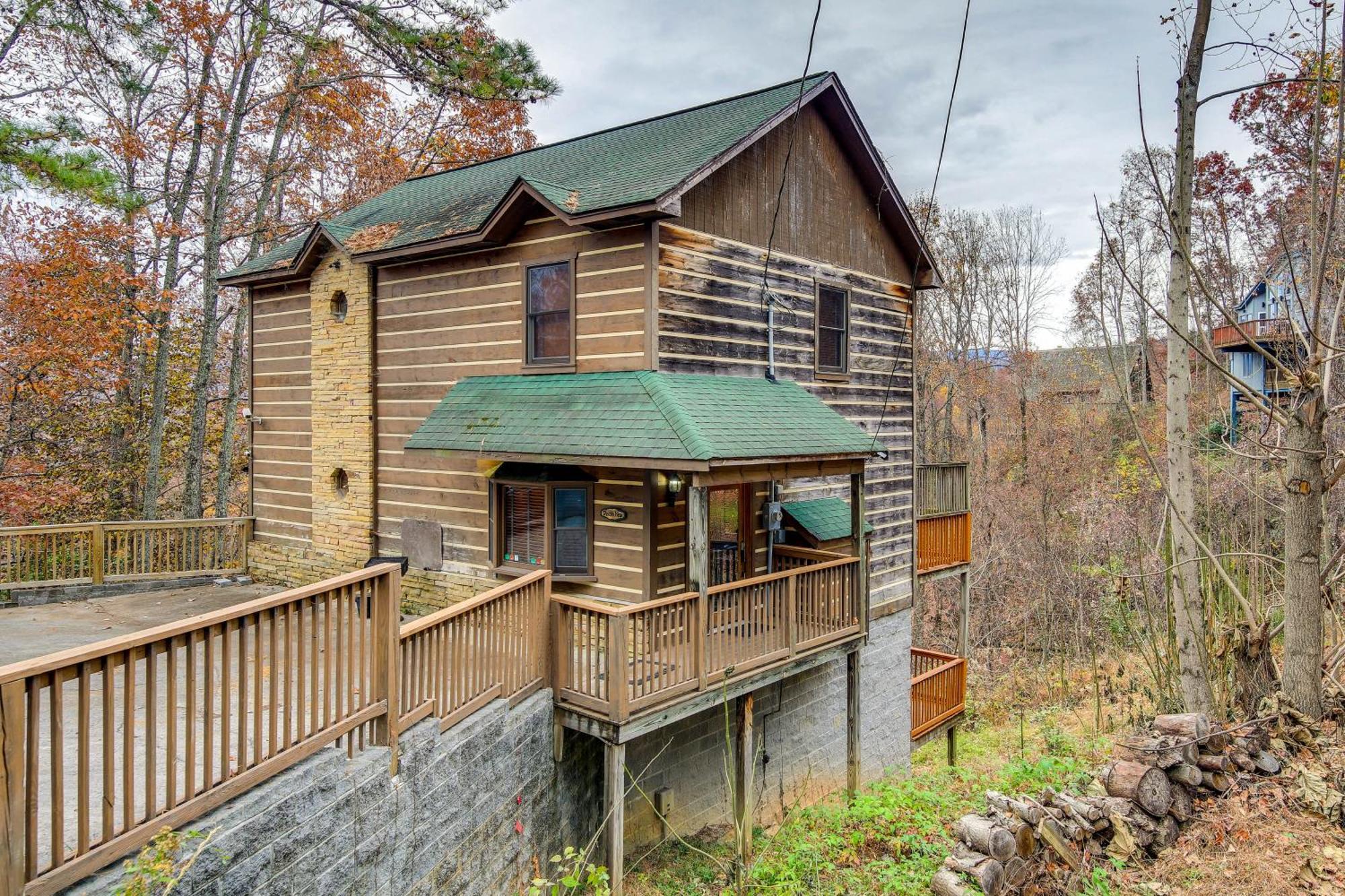Pet-friendly Retreat With Hot Tub! Gatlinburg
