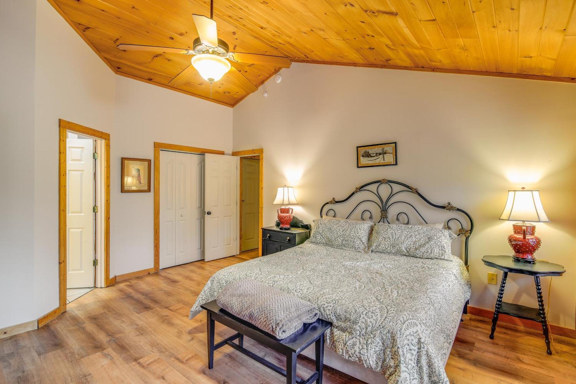 Pet-friendly Retreat With Hot Tub! * Gatlinburg