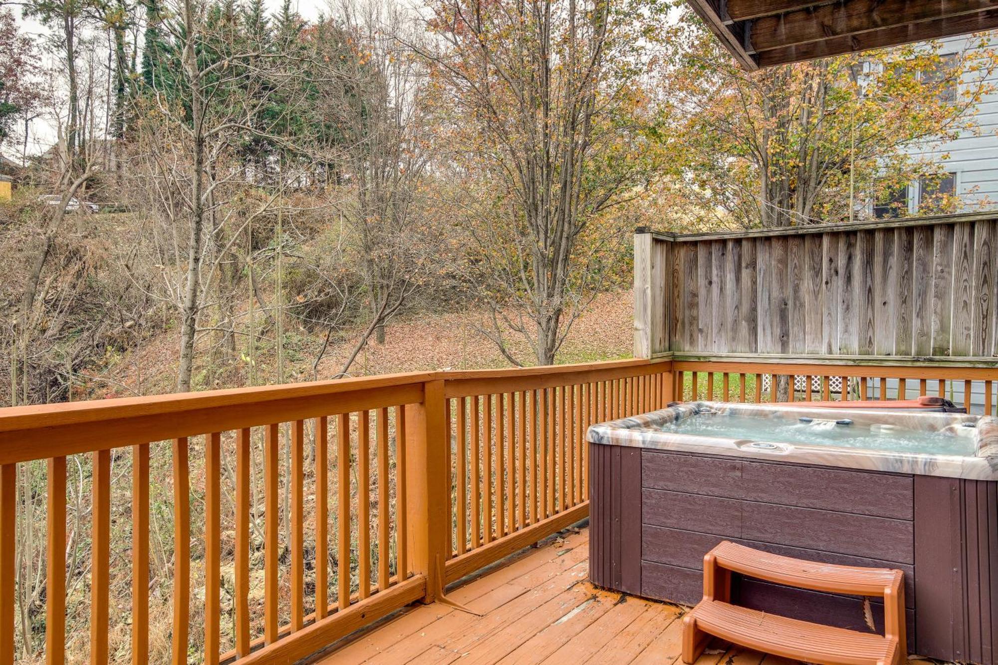 Holiday home Pet-friendly Retreat With Hot Tub! *
