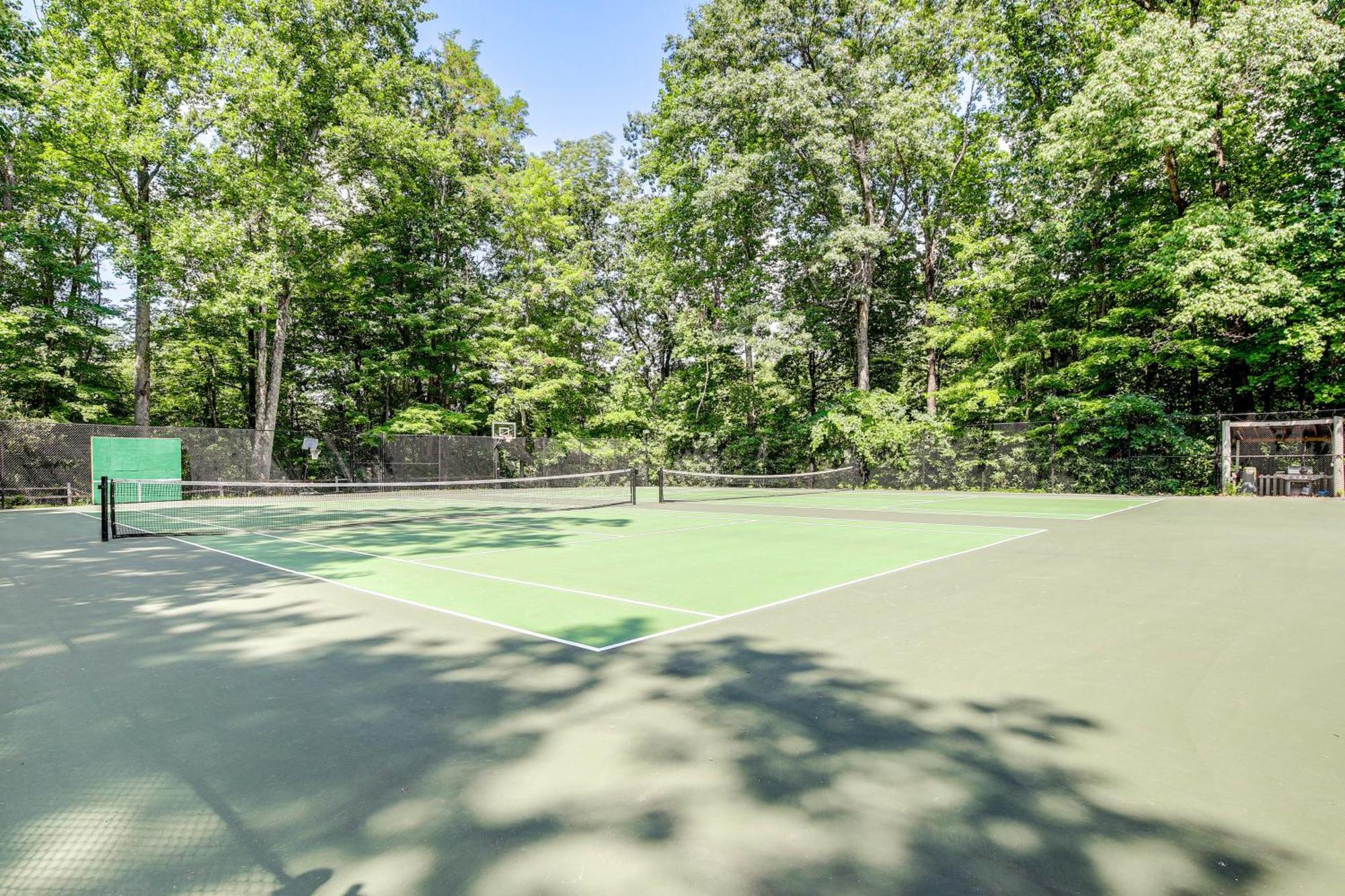 Holiday home Pet-friendly Retreat With Hot Tub!