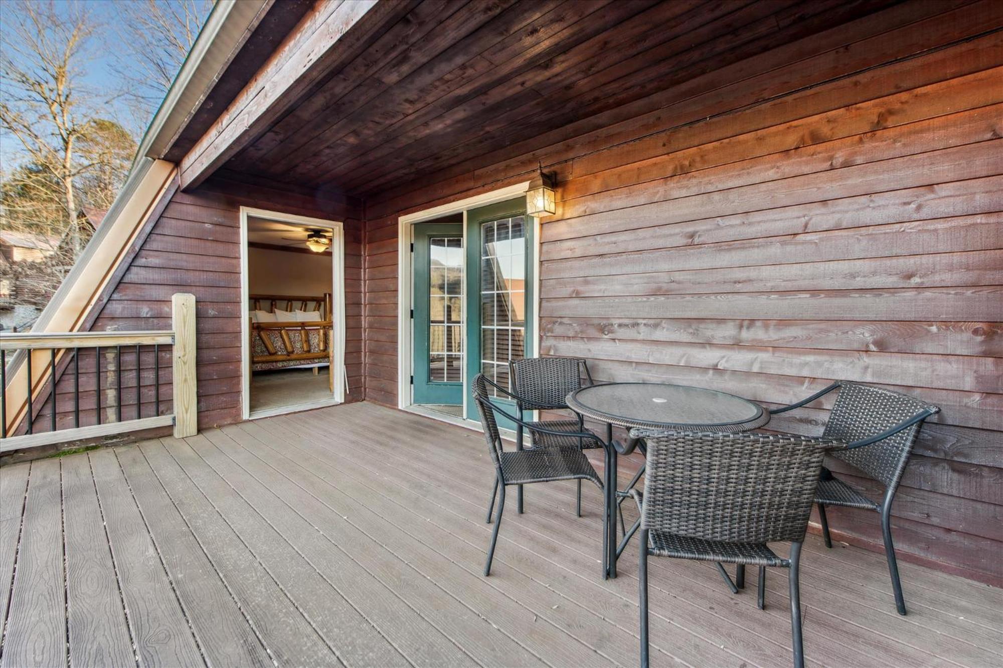 Apartment Beautiful Lofted Condo, Centrally Located