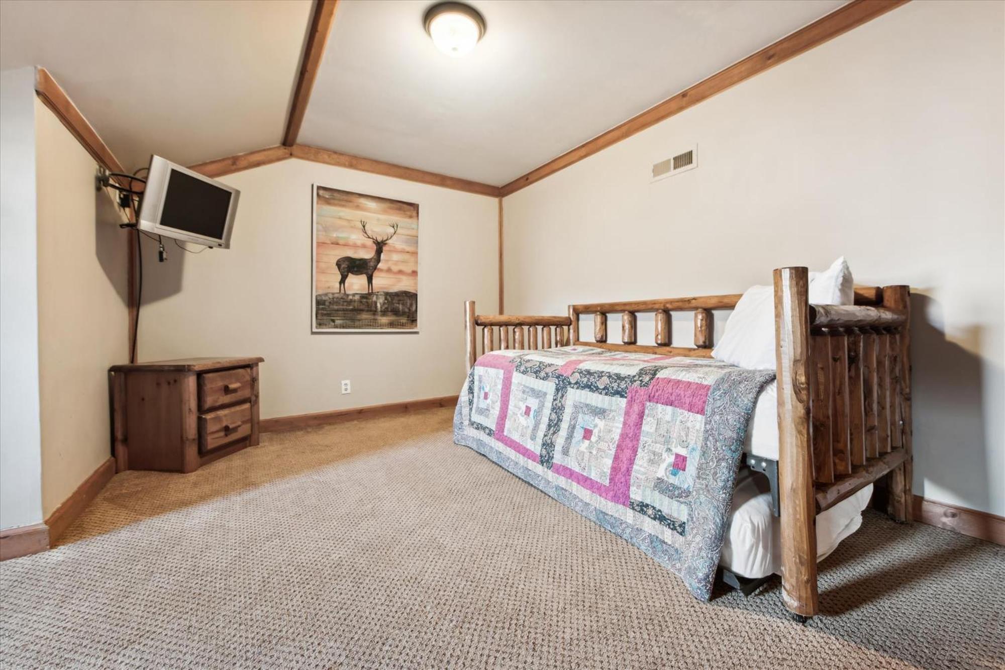 Apartment Beautiful Lofted Condo, Centrally Located