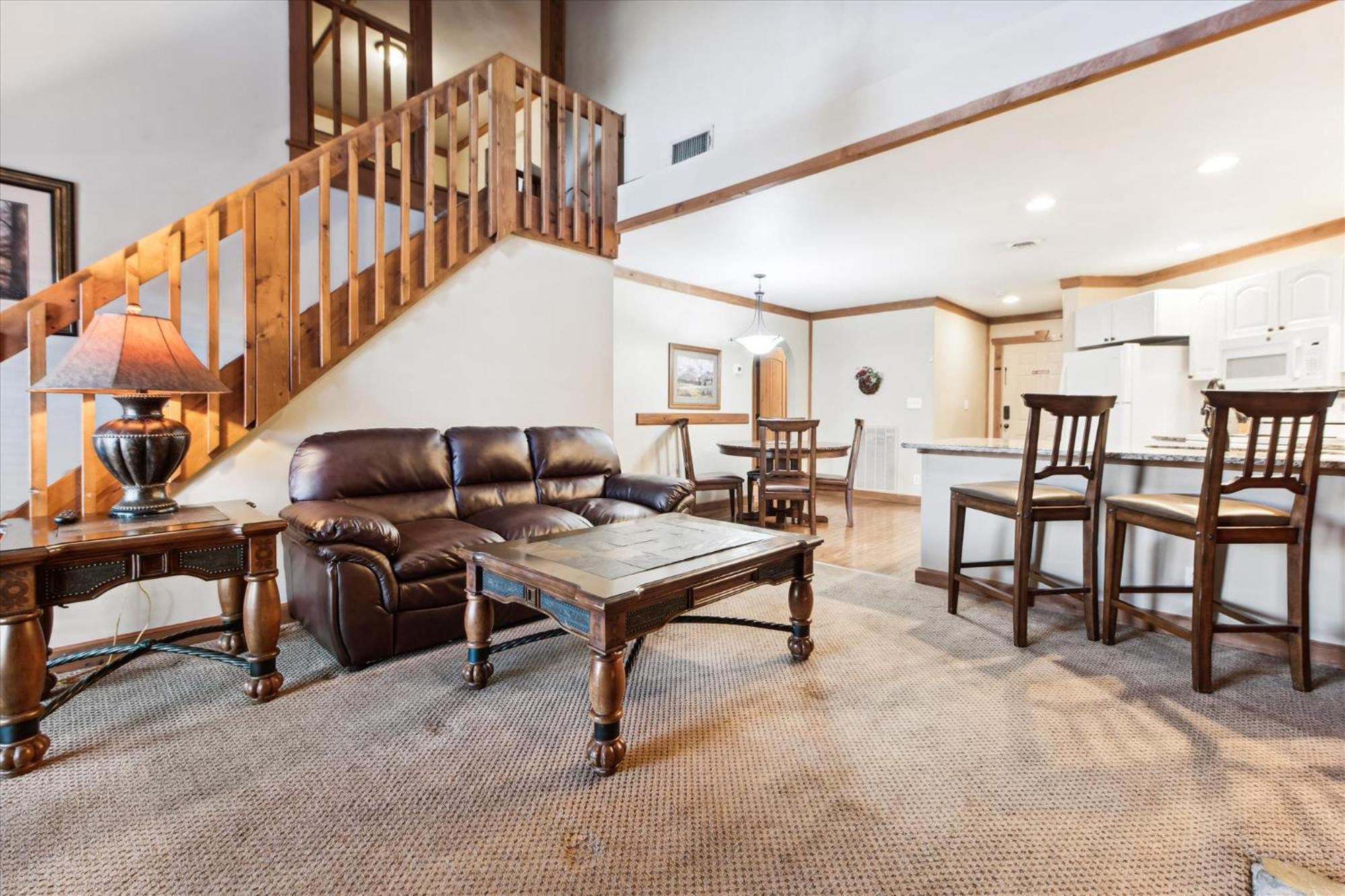 Apartment Beautiful Lofted Condo, Centrally Located *