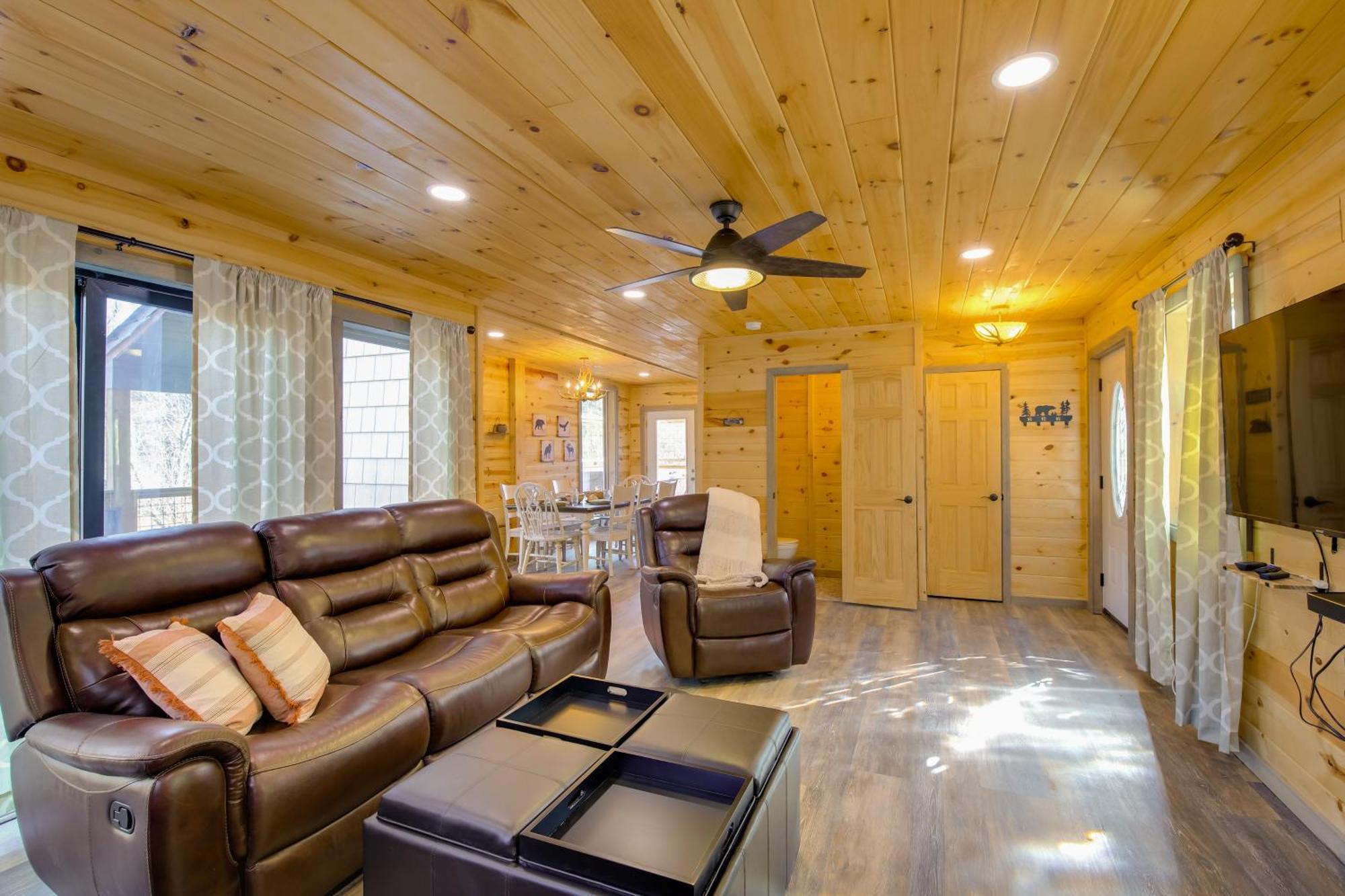 Holiday home With Game Room, Hot Tub And Mtn Views Gatlinburg