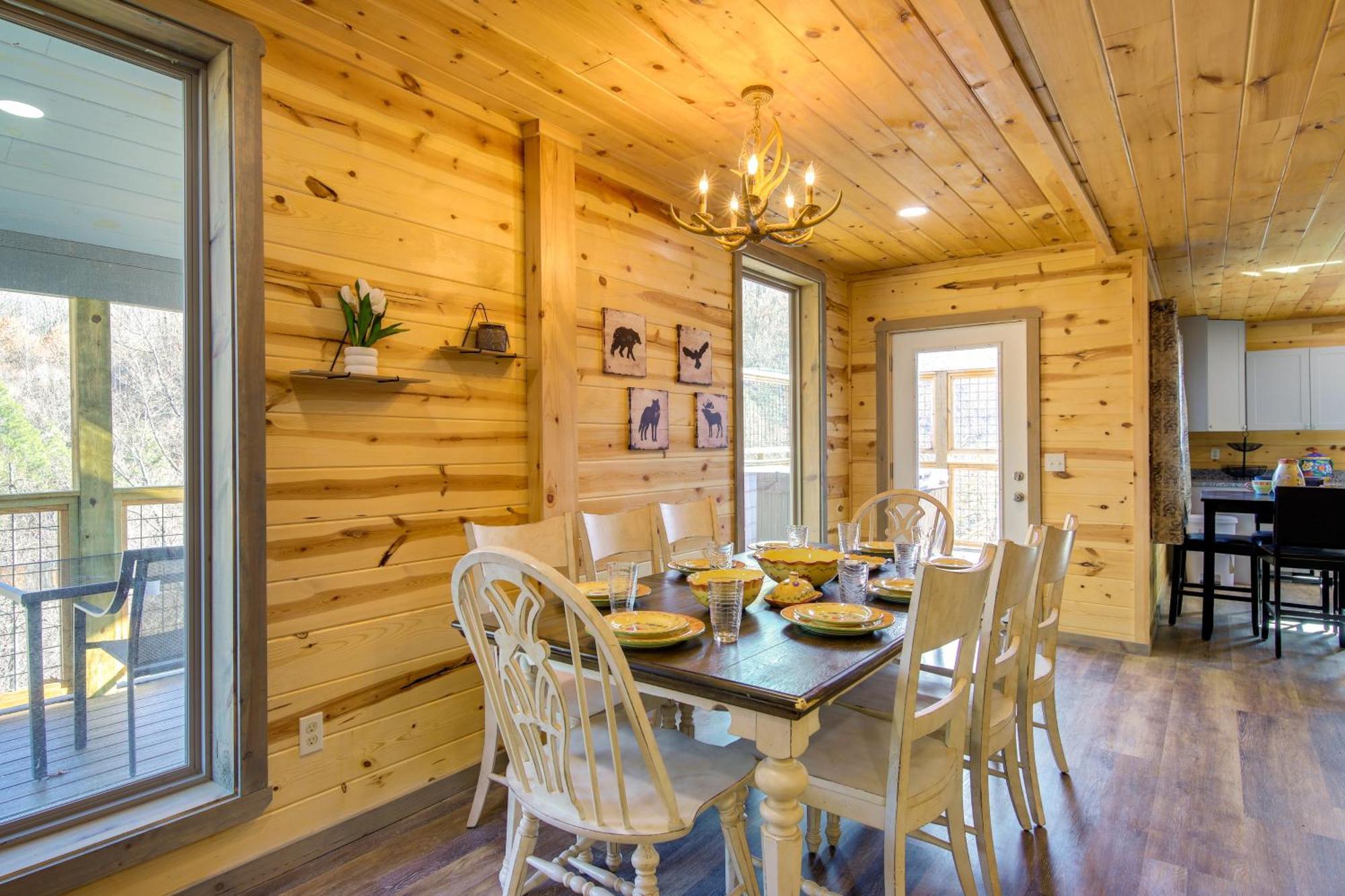 Holiday home With Game Room, Hot Tub And Mtn Views