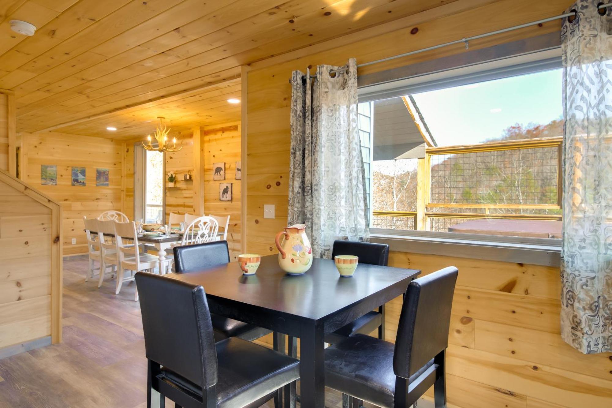 With Game Room, Hot Tub And Mtn Views