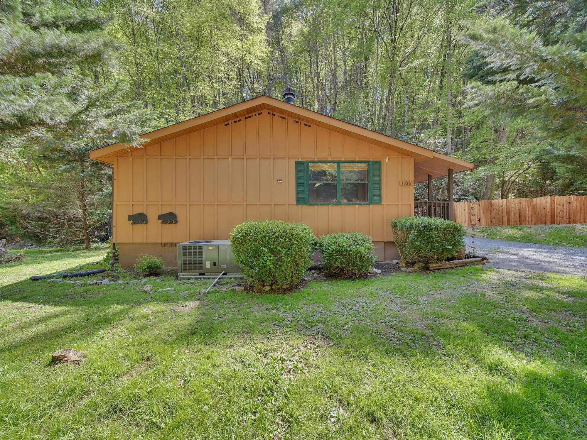 Bear Footin' #1106 Holiday home