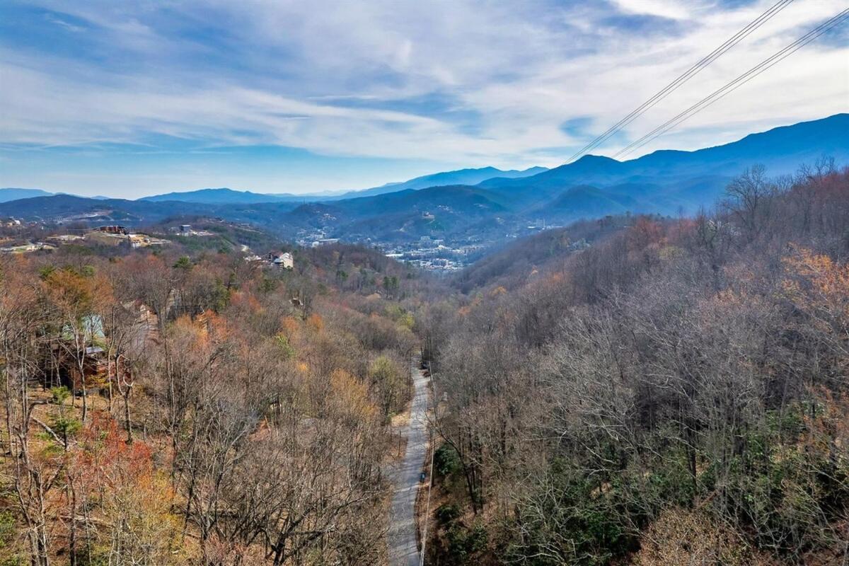 Smokies View Pools Pickleball Wood Fireplace Hottub Early Check Chalet