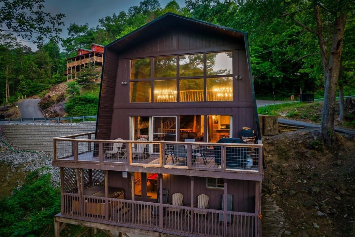 Smokies View Pools Pickleball Wood Fireplace Hottub Early Check Chalet Gatlinburg