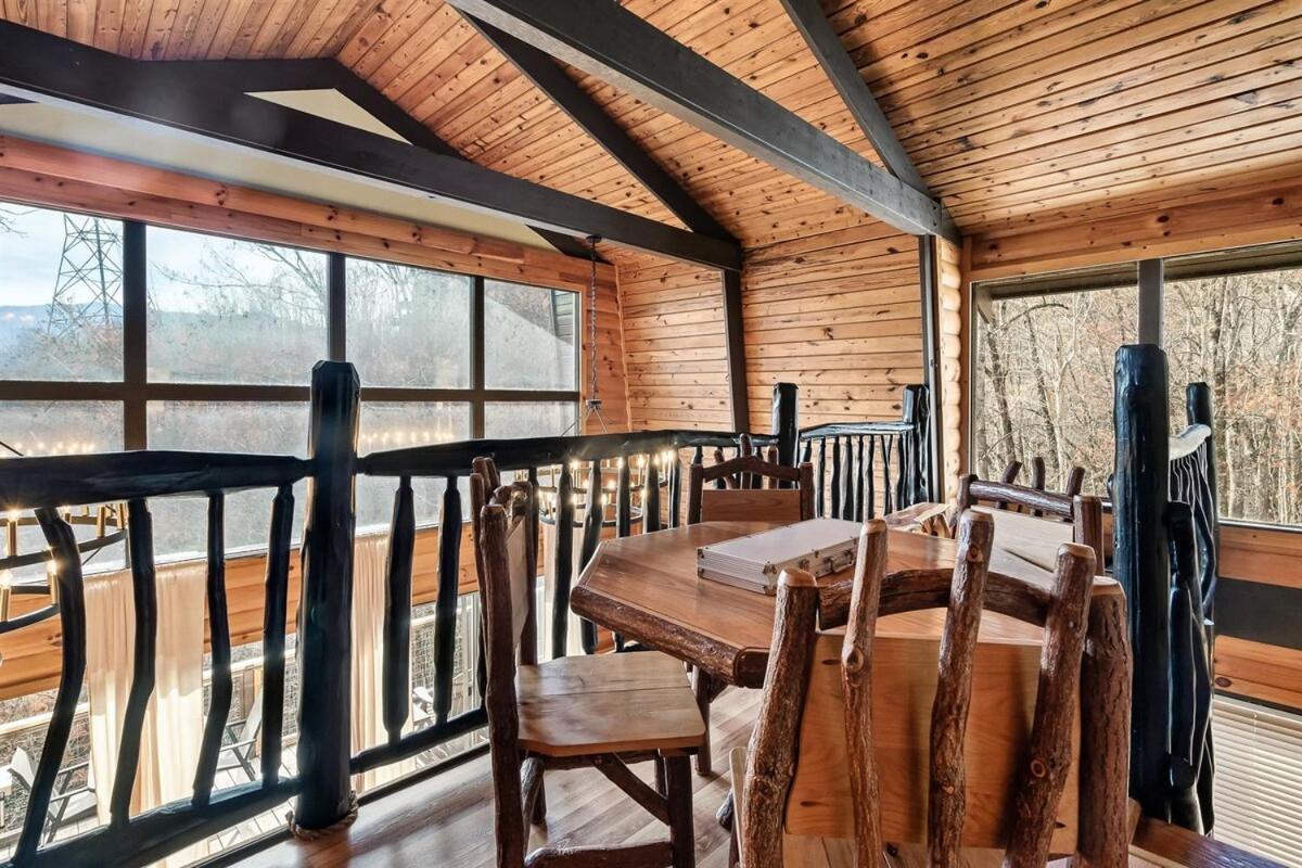 Smokies View Pools Pickleball Wood Fireplace Hottub Early Check Chalet