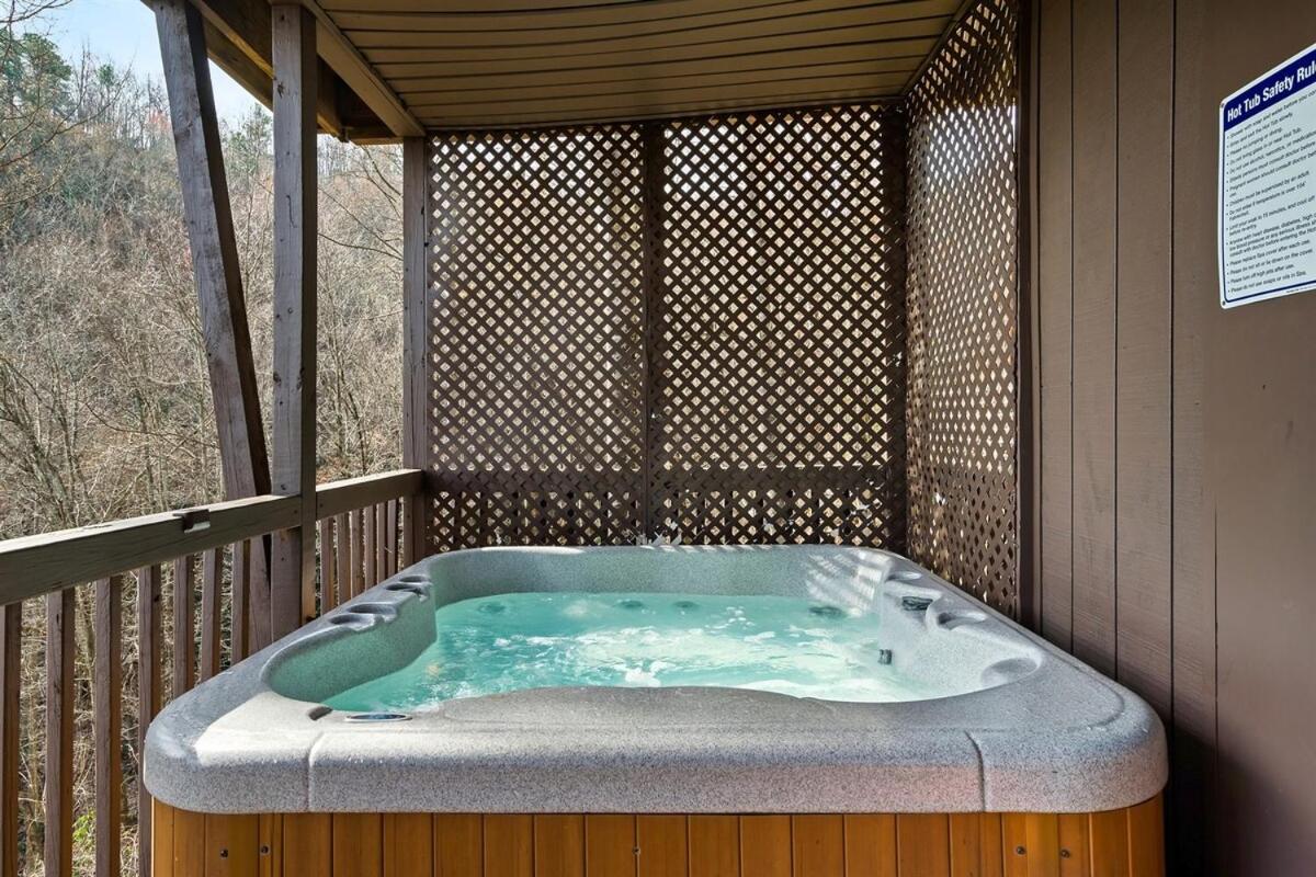 Chalet Smokies View Pools Pickleball Wood Fireplace Hottub Early Check Gatlinburg