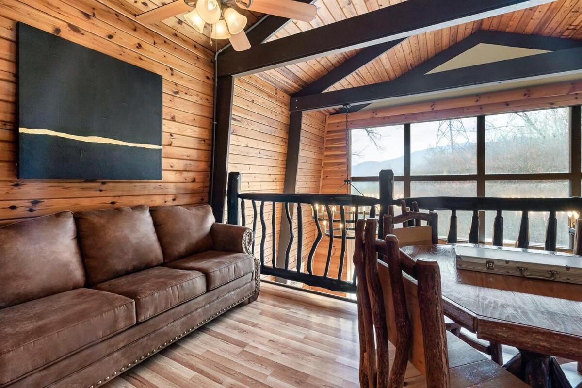 Chalet Smokies View Pools Pickleball Wood Fireplace Hottub Early Check *