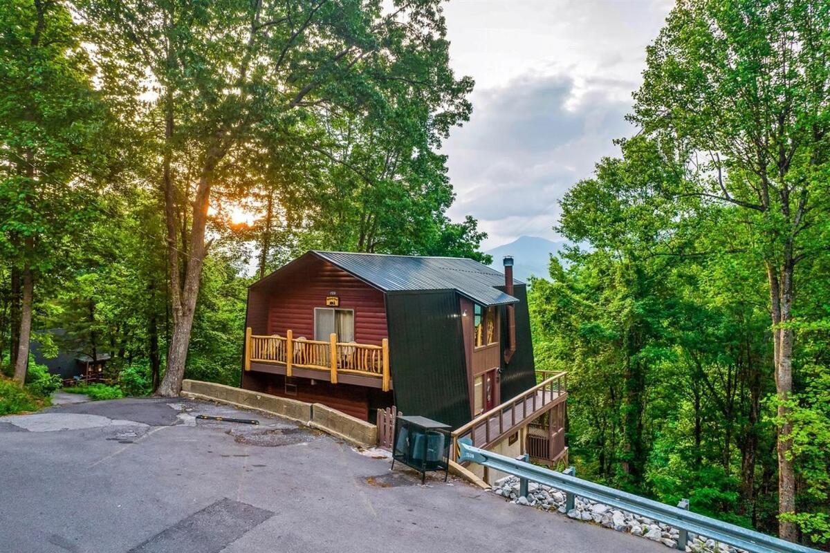 Chalet Smokies View Pools Pickleball Wood Fireplace Hottub Early Check Gatlinburg