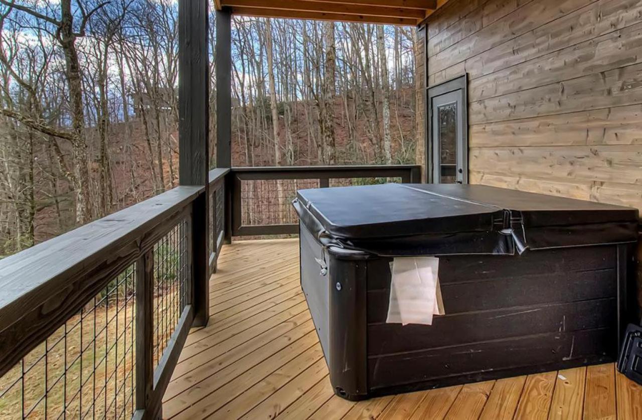 The Bear Shack * Gatlinburg
