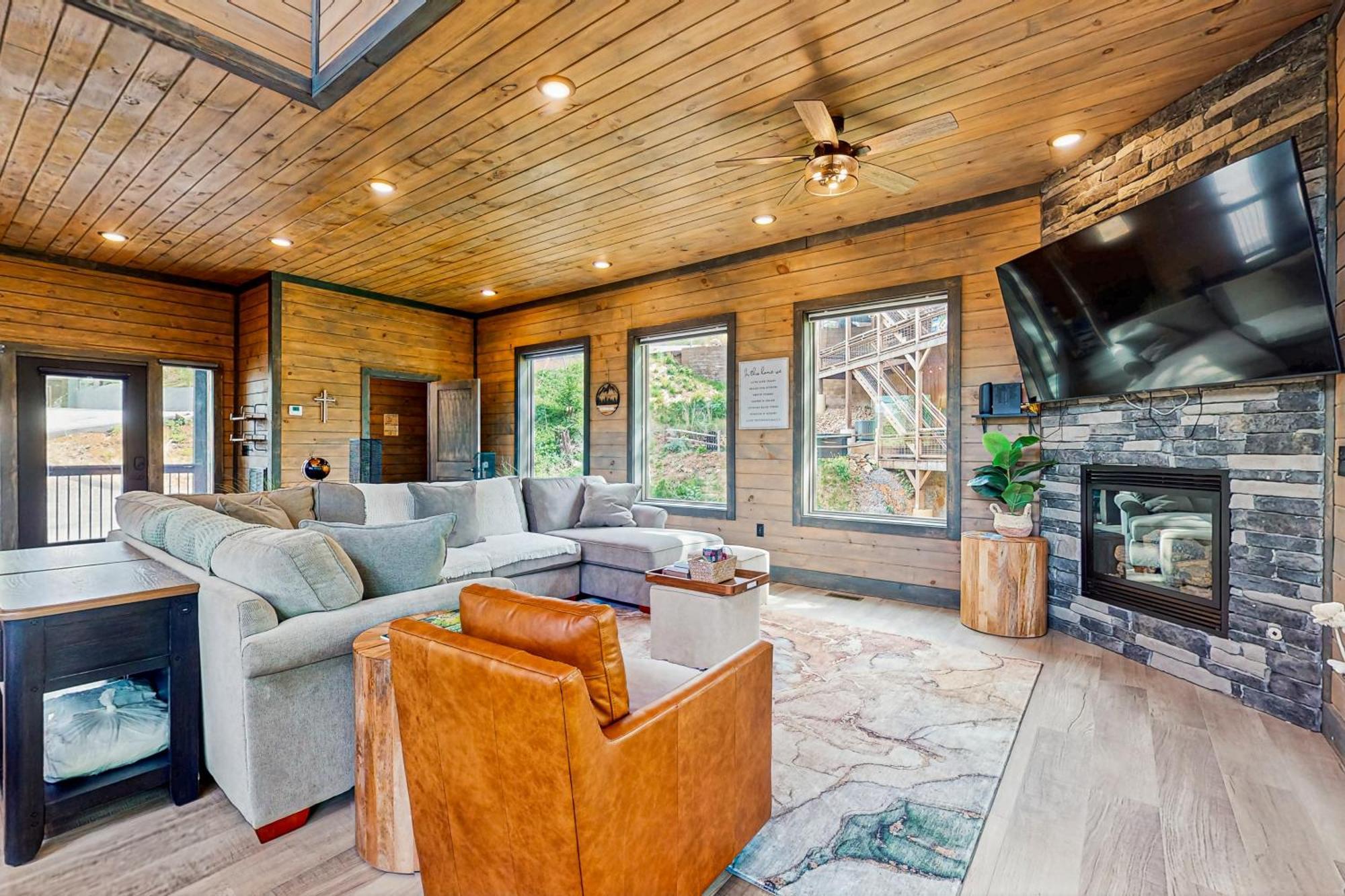 Rocky Ridge Retreat * Gatlinburg