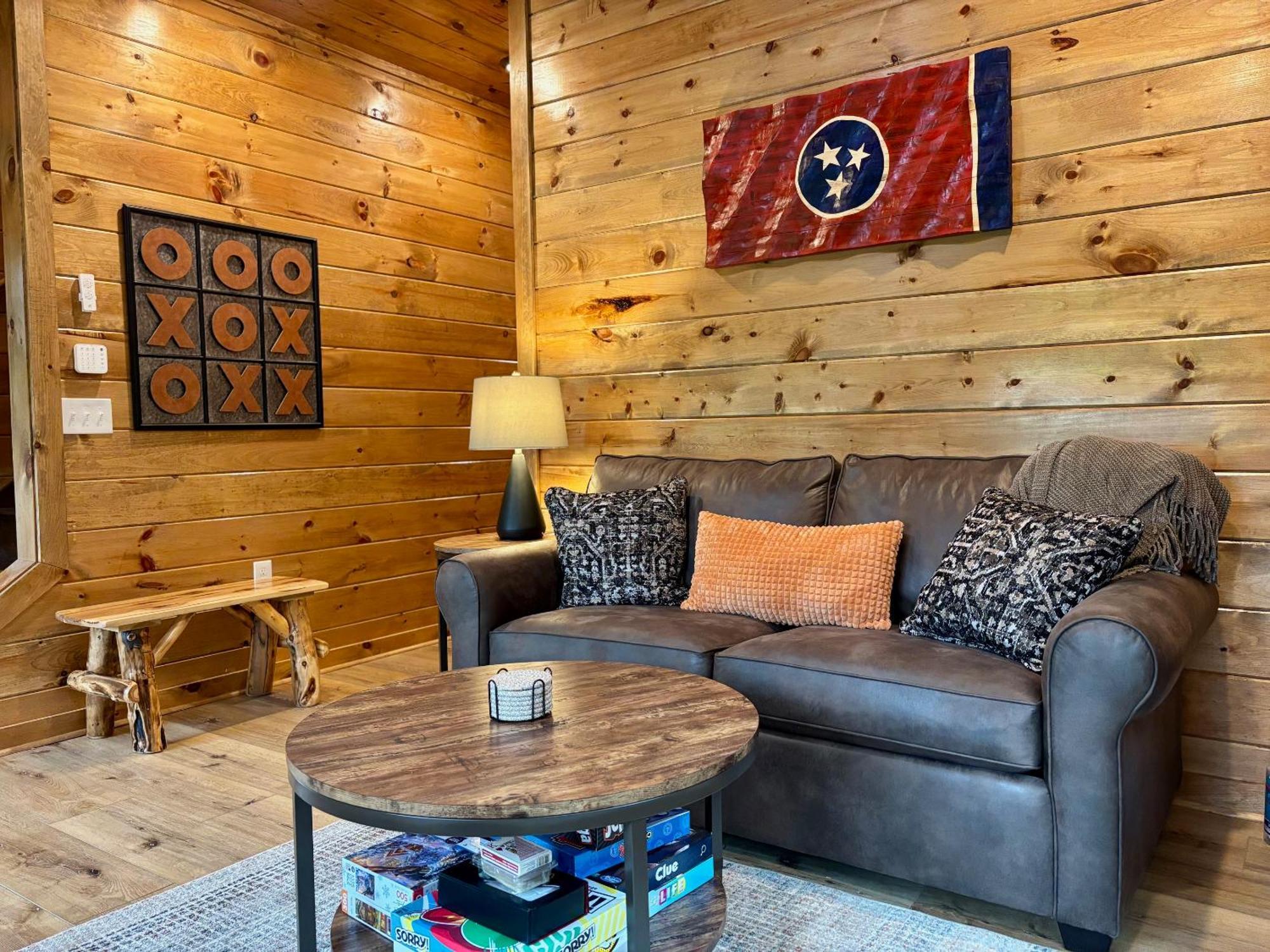 Holiday home Out Of The Ashes Is A Brand New 3 Bedroom With High End Touches, Hot Tub, And A Mountain View!