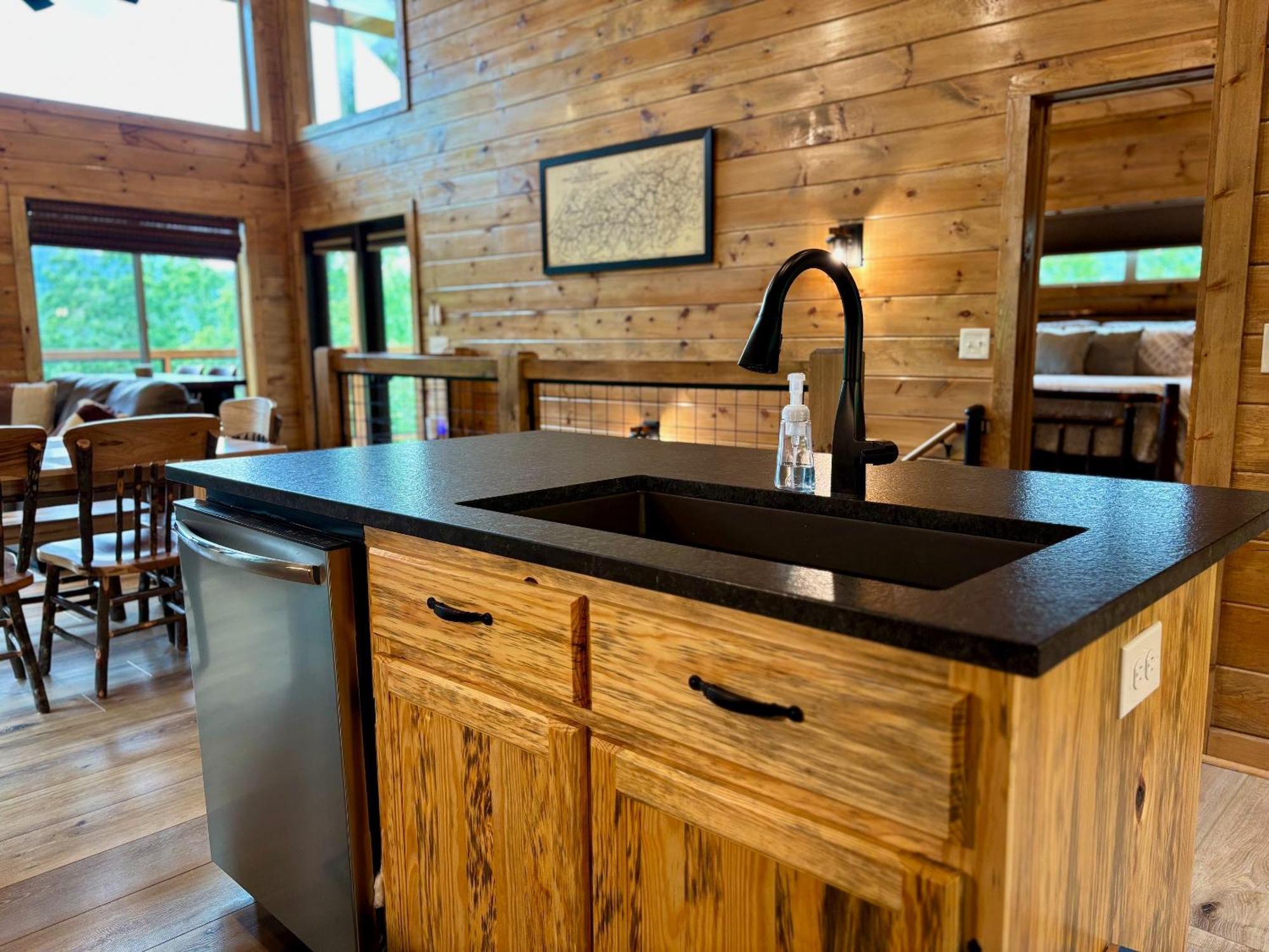 Out Of The Ashes Is A Brand New 3 Bedroom With High End Touches, Hot Tub, And A Mountain View! Gatlinburg