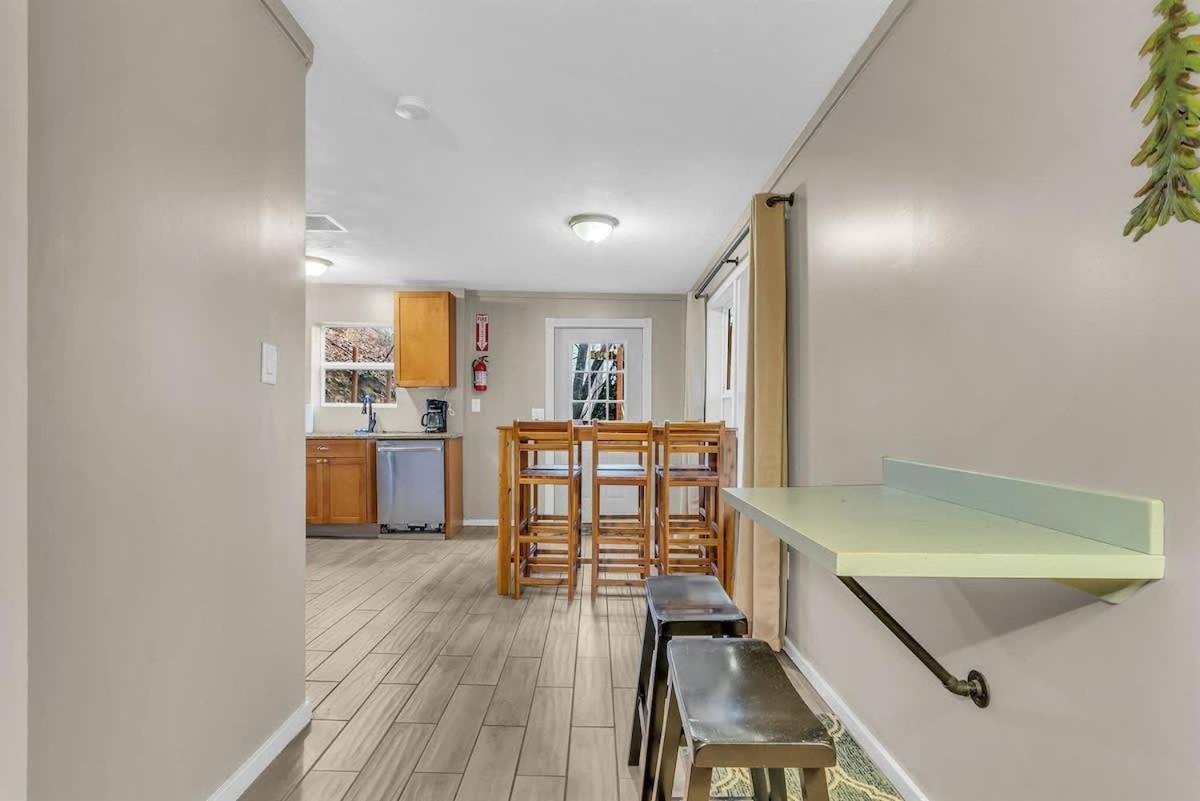 Heiden Woods - 2 Minutes To Strip & Park - Hot Tub Holiday home *