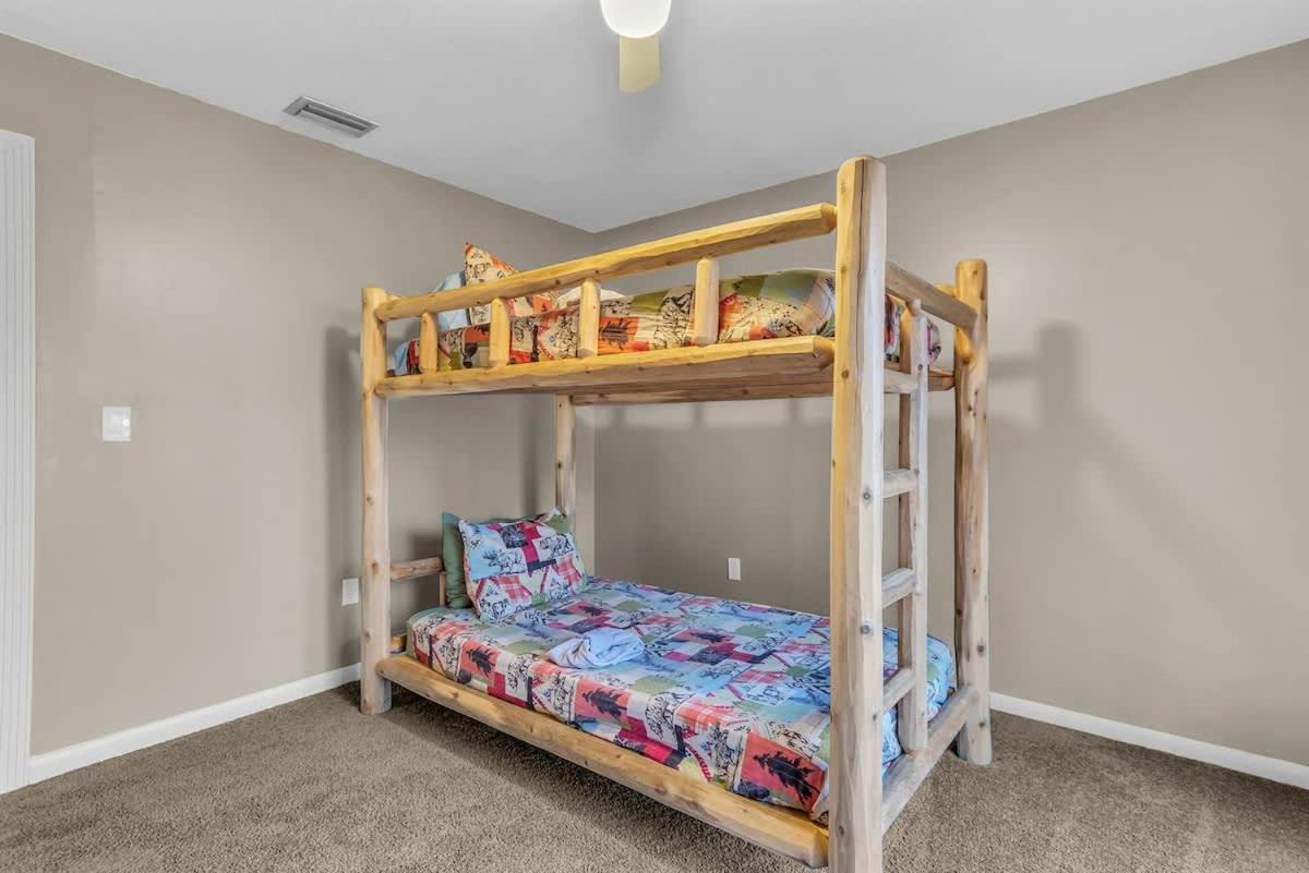 Holiday home Heiden Woods - 2 Minutes To Strip & Park - Hot Tub