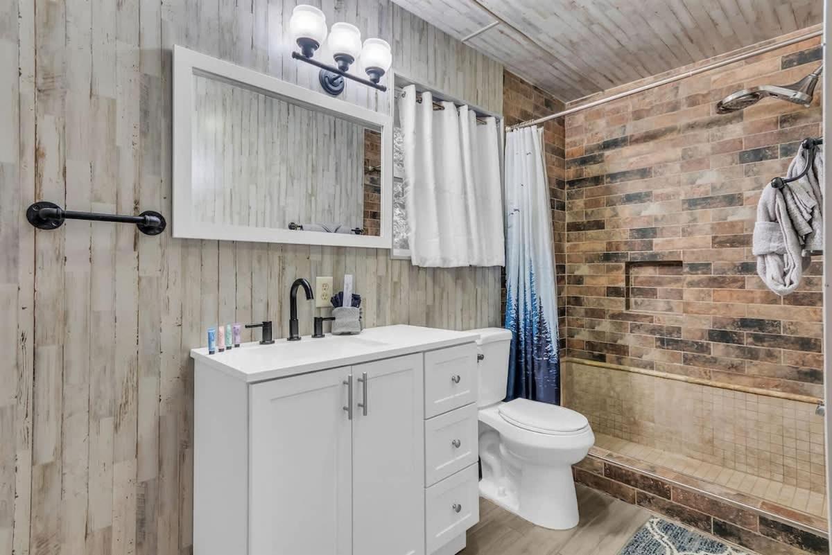 Holiday home Heiden Woods - 2 Minutes To Strip & Park - Hot Tub