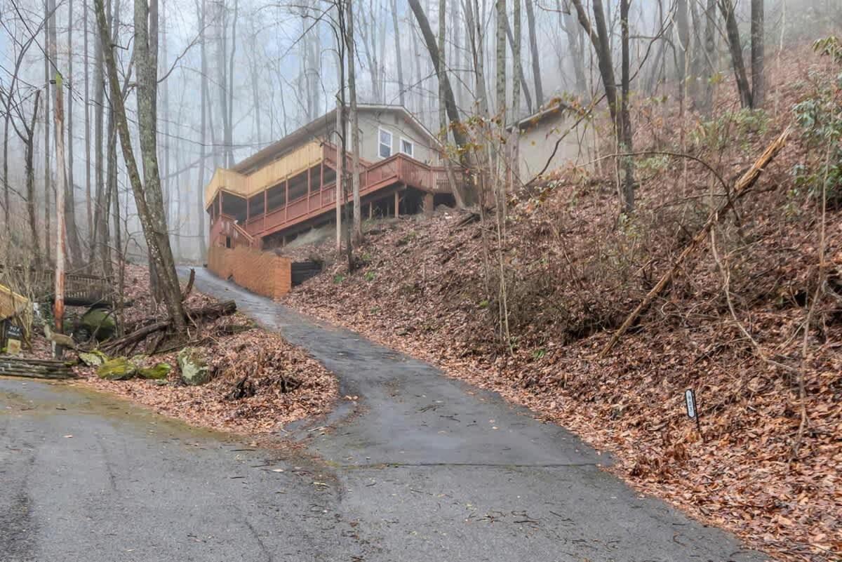 Heiden Woods - 2 Minutes To Strip & Park - Hot Tub * Gatlinburg