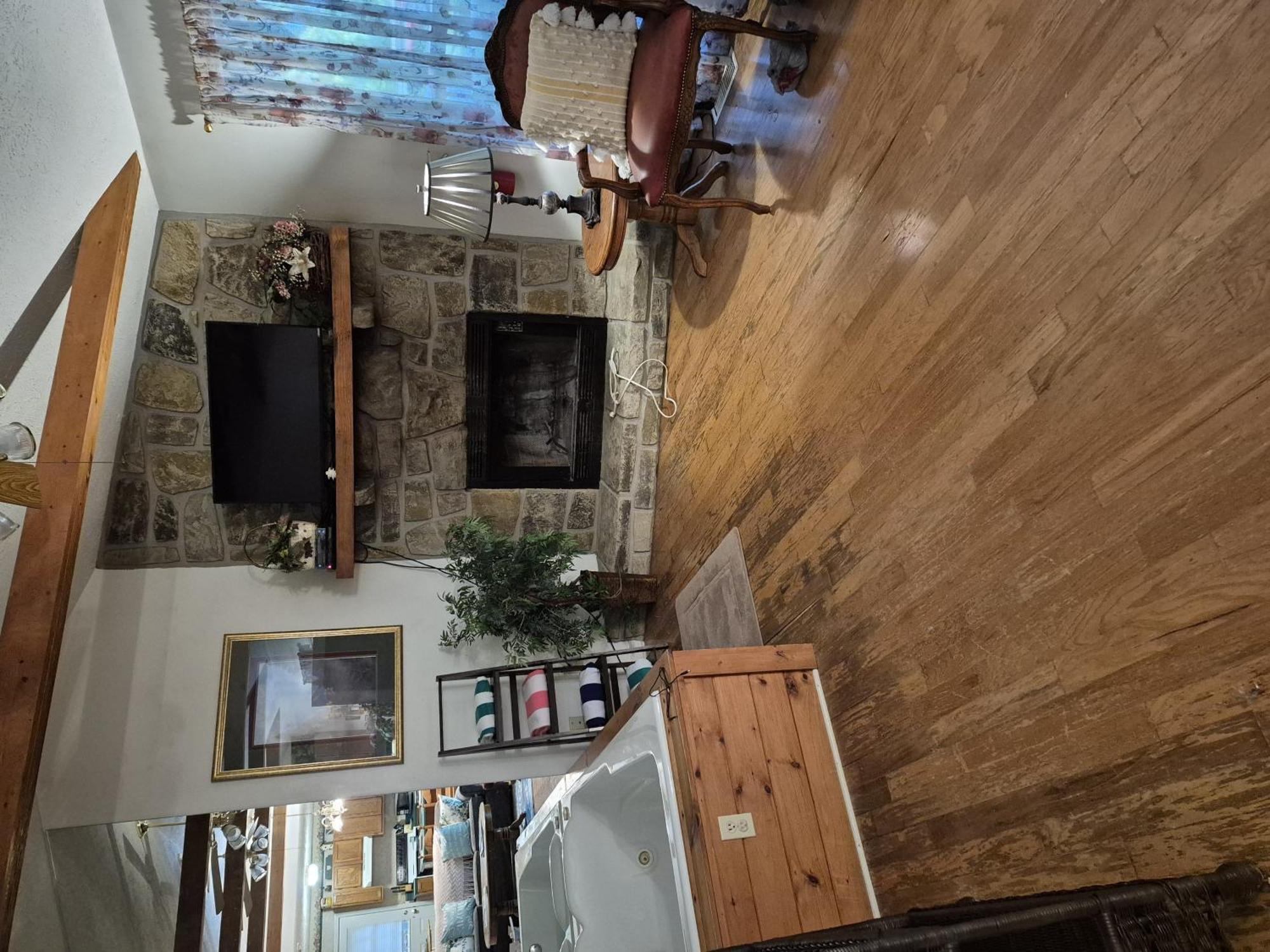 Mountain Dew - 2 Bedrooms, 2 Baths, Sleeps 4 Gatlinburg