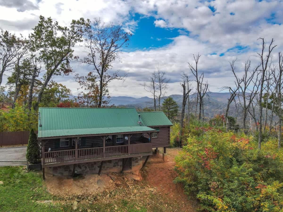 Amazing Views! Hot Tub,pool Table,fireplace,relax! Holiday home Gatlinburg