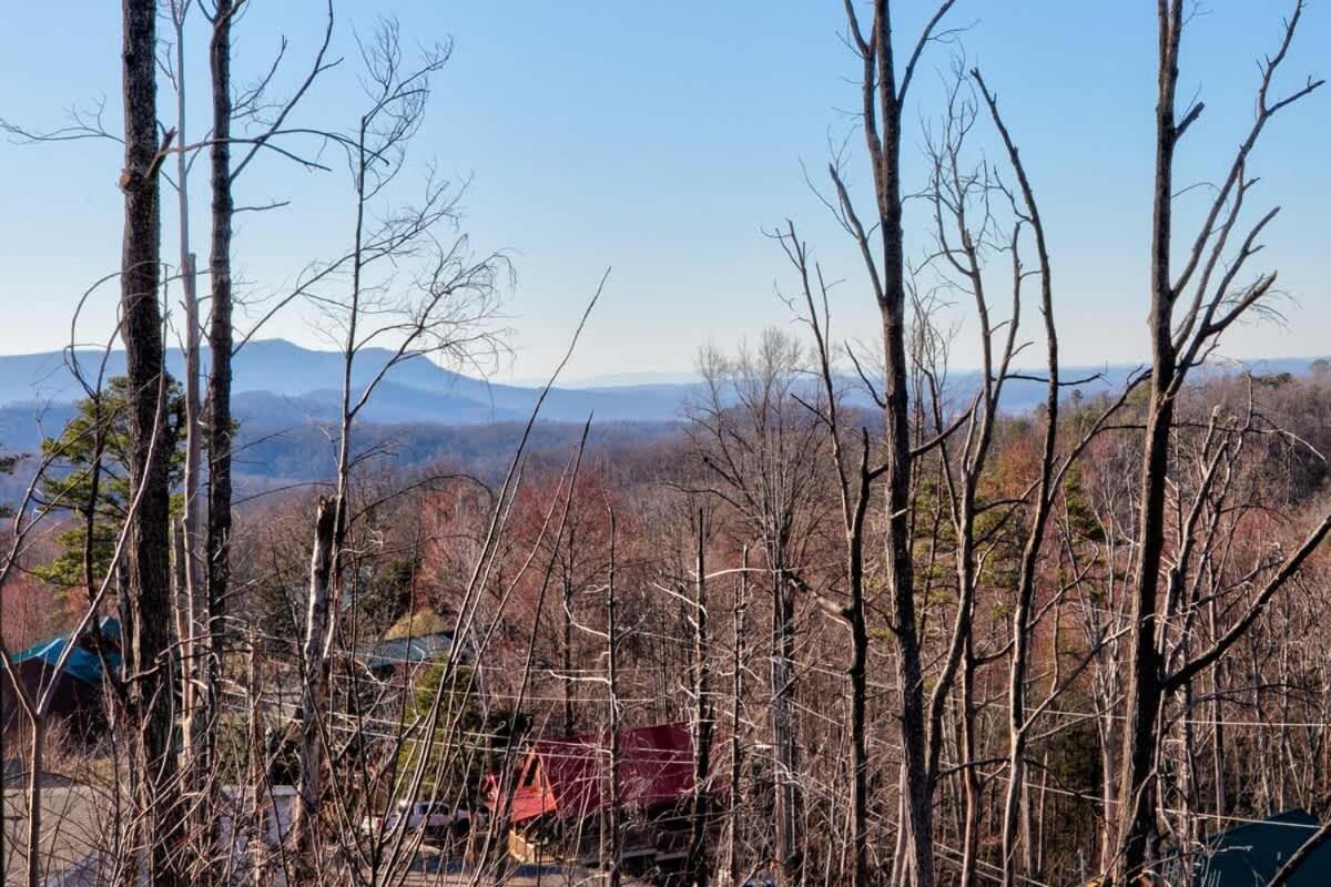 Amazing Views! Hot Tub,pool Table,fireplace,relax! Holiday home