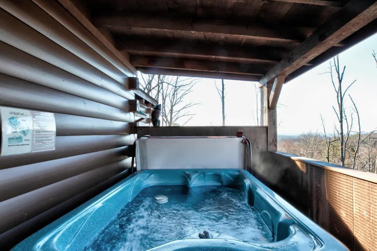 Holiday home Amazing Views! Hot Tub,pool Table,fireplace,relax!