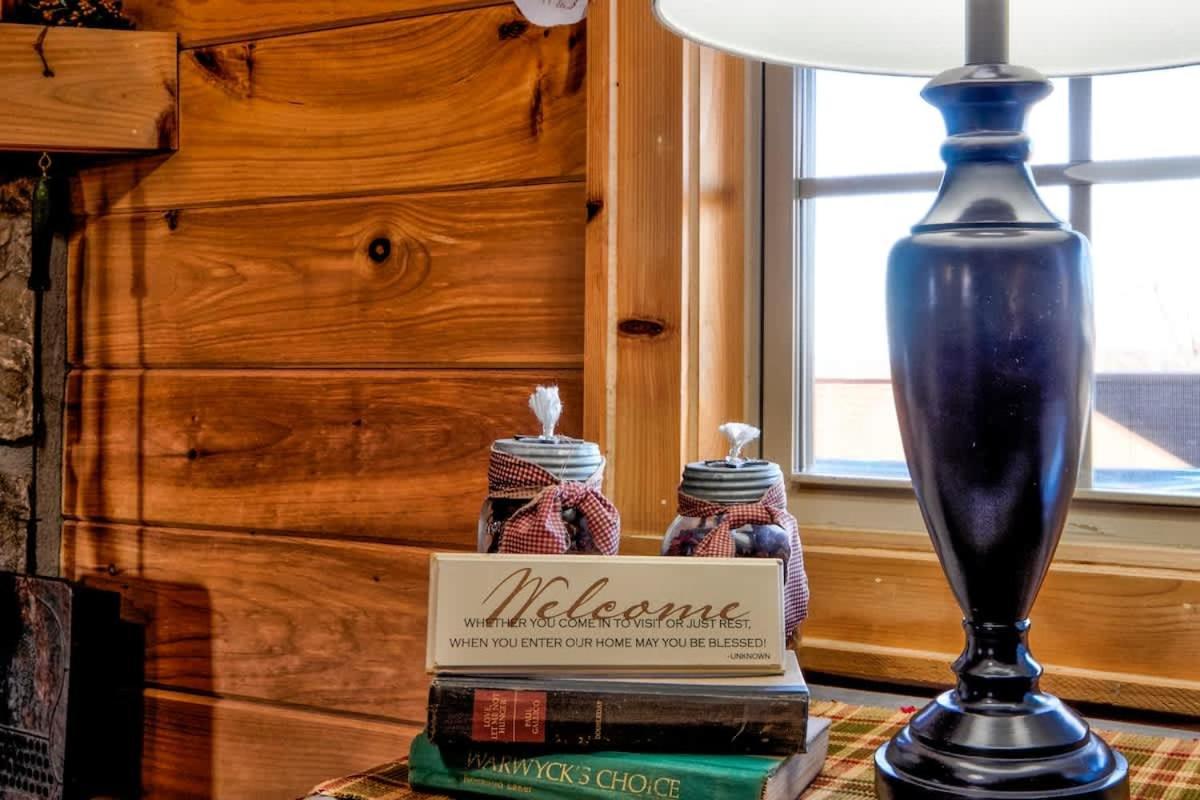 Amazing Views! Hot Tub,pool Table,fireplace,relax! Holiday home Gatlinburg