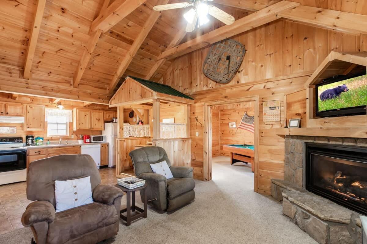 Amazing Views! Hot Tub,pool Table,fireplace,relax! Gatlinburg