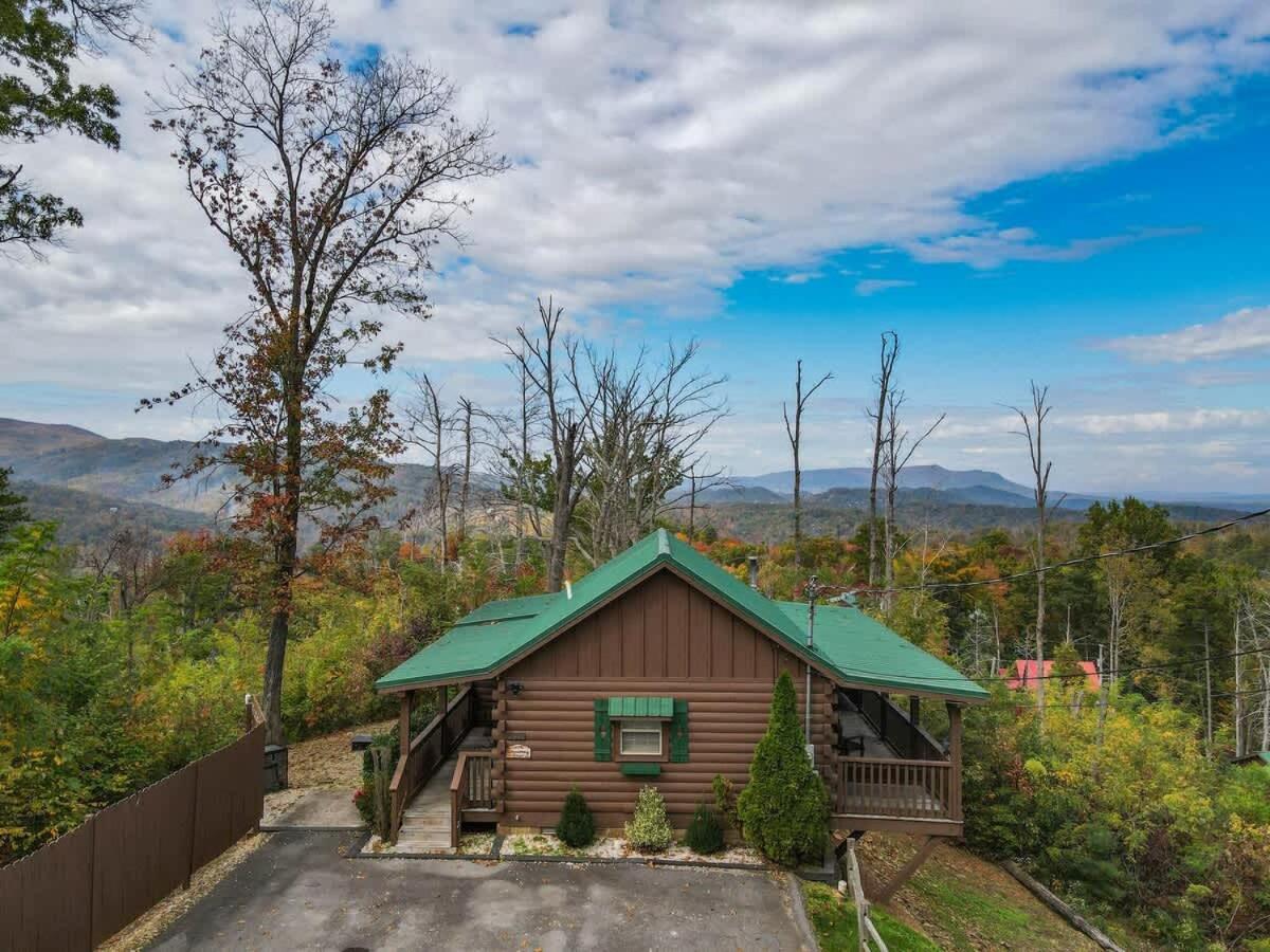 Holiday home Amazing Views! Hot Tub,pool Table,fireplace,relax!