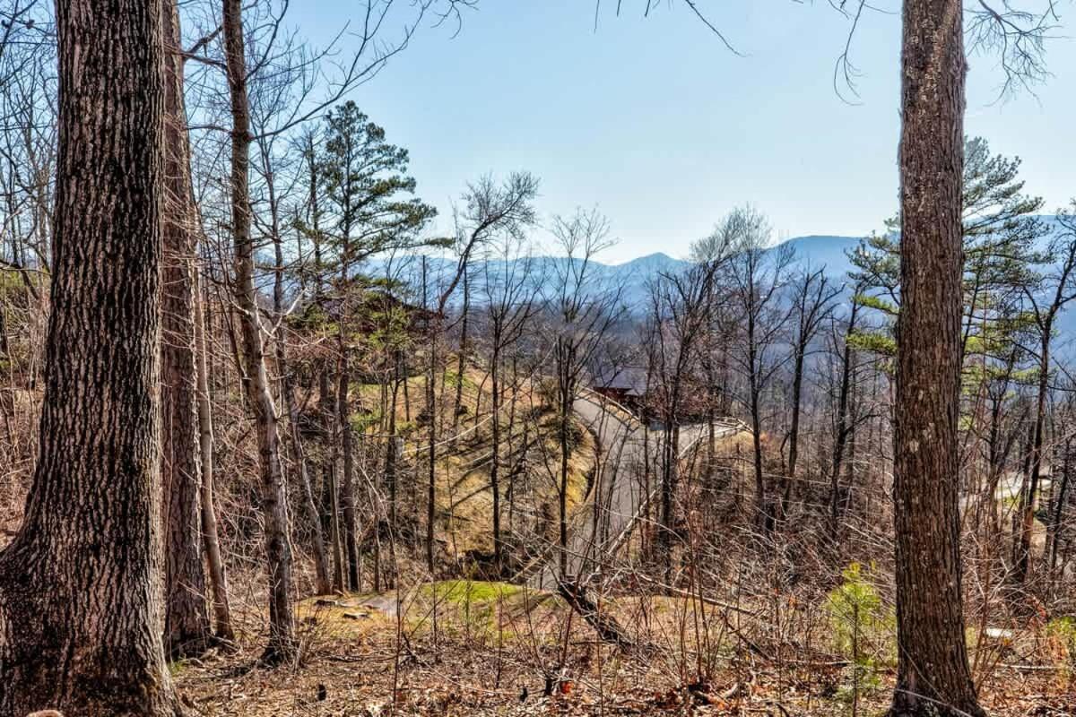 Amazing Views! Hot Tub,pool Table,fireplace,relax! Holiday home *