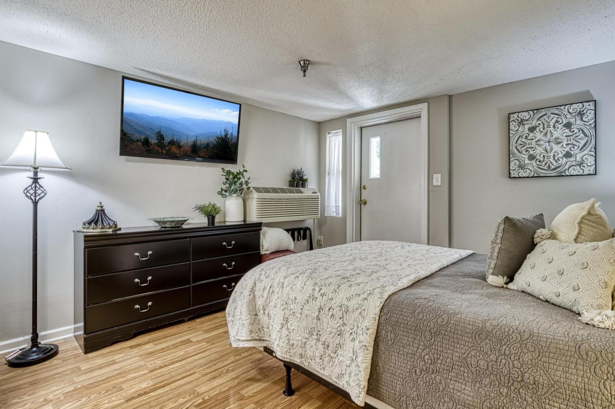 Location Is Key At Towers * Gatlinburg