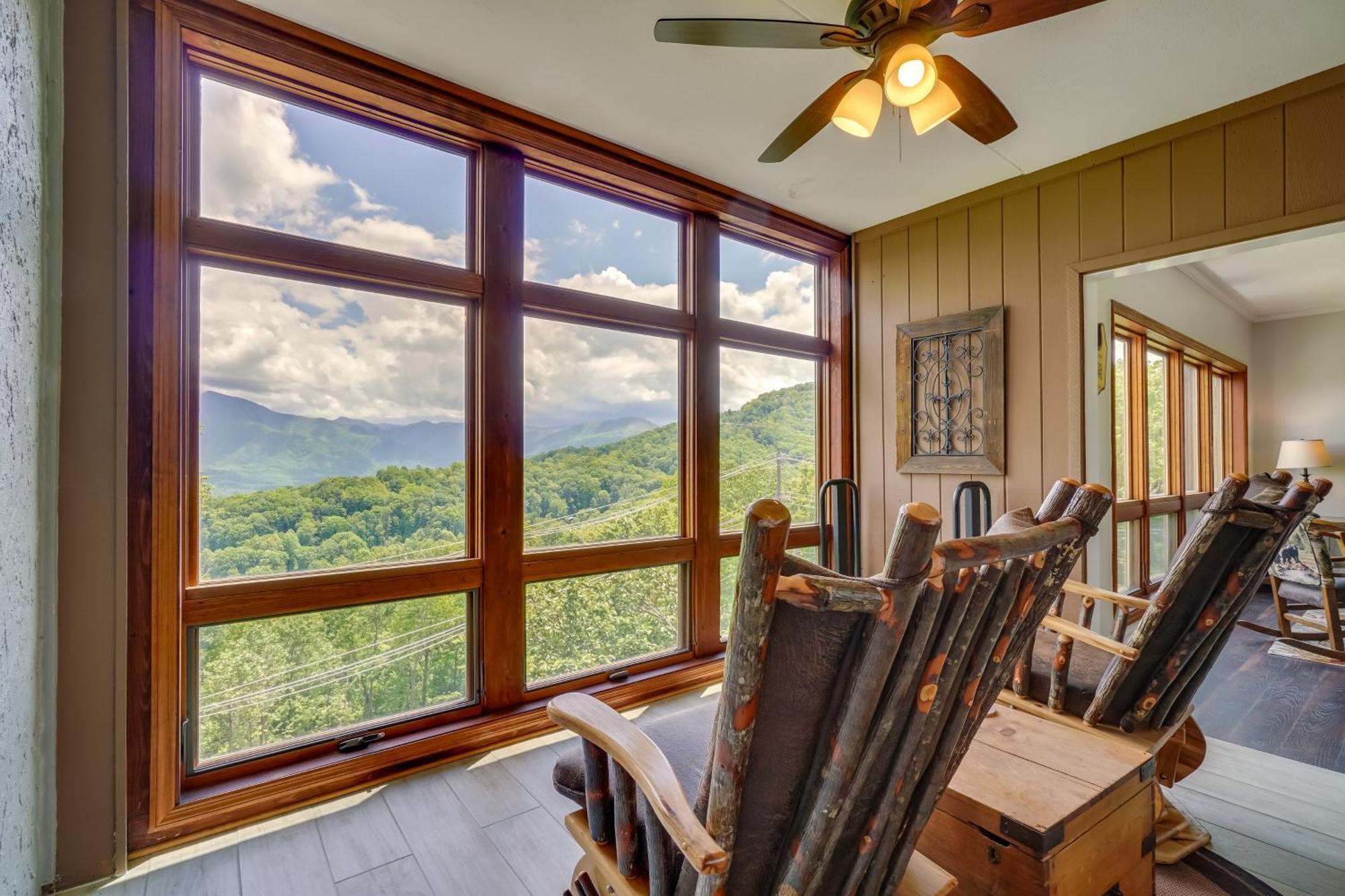 Hike, Swim And Explore Mtn-view In Apartment Gatlinburg