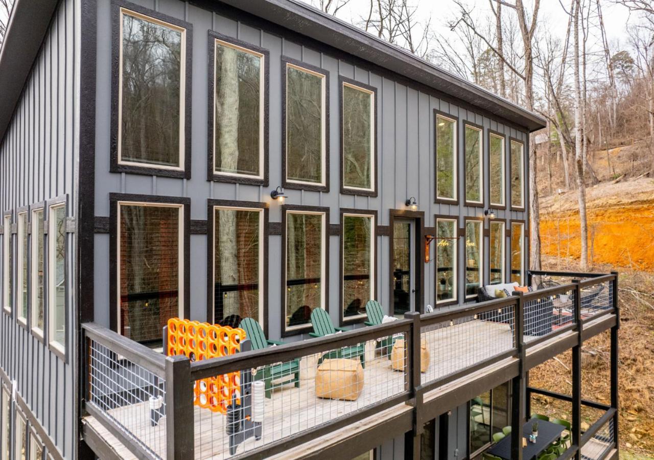 Holiday home Luxury Cabin, Heated Pool, Theater, Hot Tub