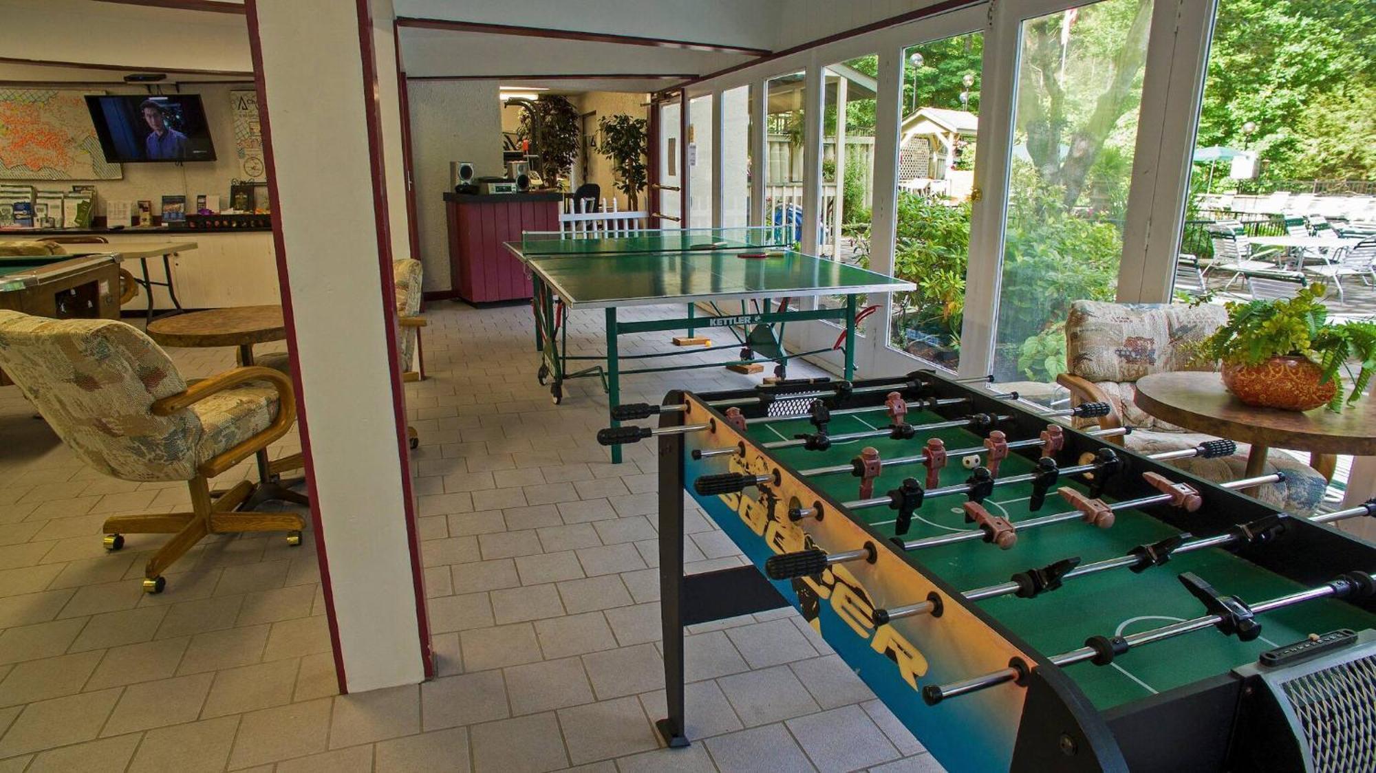 Apartment Spacious 3 Bedroom Close To - 8 Min Drive!