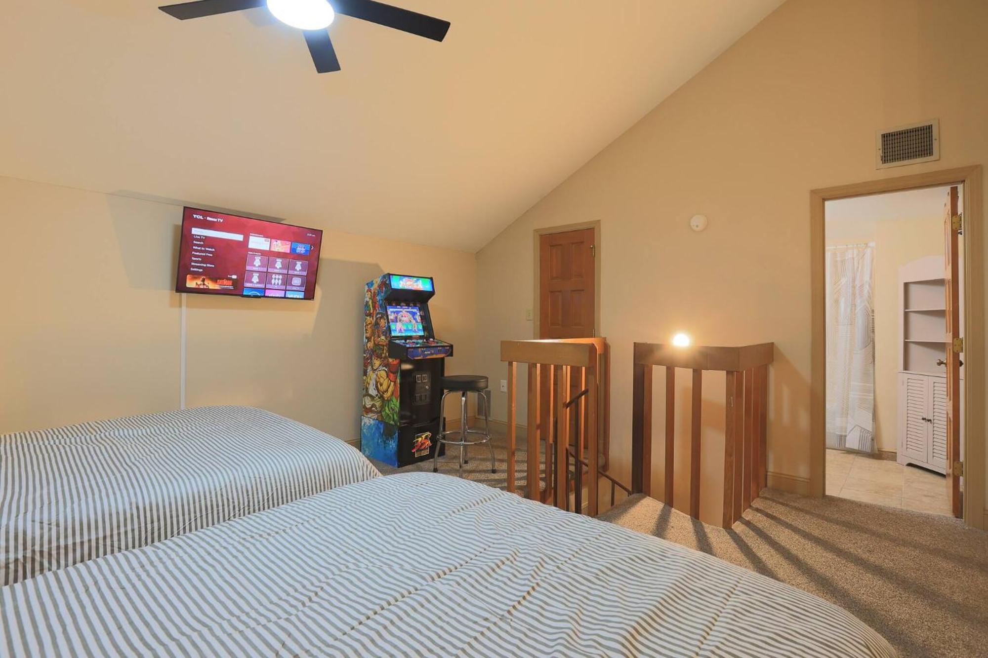 Spacious 3 Bedroom Close To - 8 Min Drive! Gatlinburg