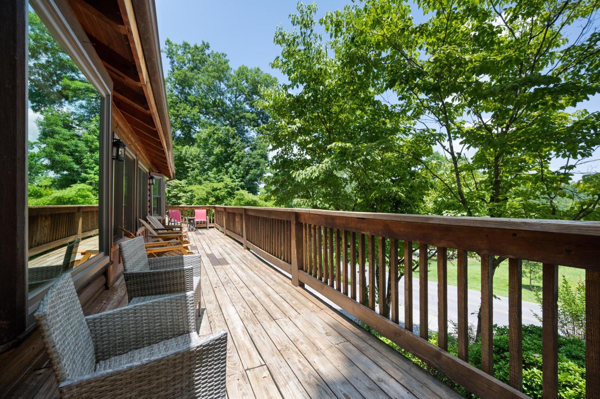 Family W Private Hot Tub- Game Rm- Disc Golf- Pets Gatlinburg