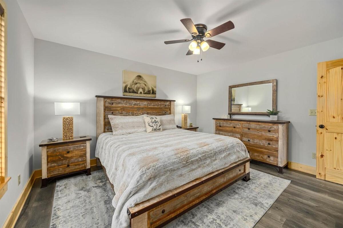 Close To Downtown Amazing Mount Leconte Views Hot Tub Game Holiday home
