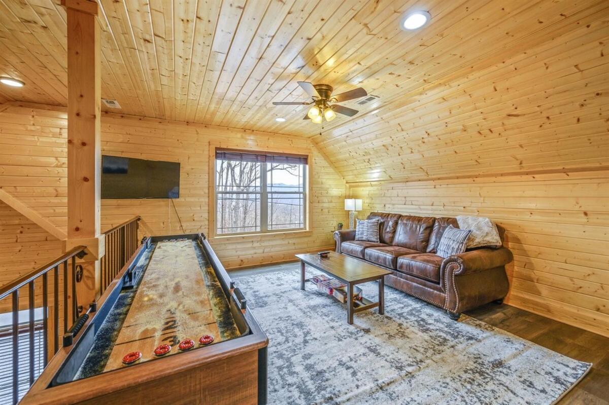 Close To Downtown Amazing Mount Leconte Views Hot Tub Game Gatlinburg
