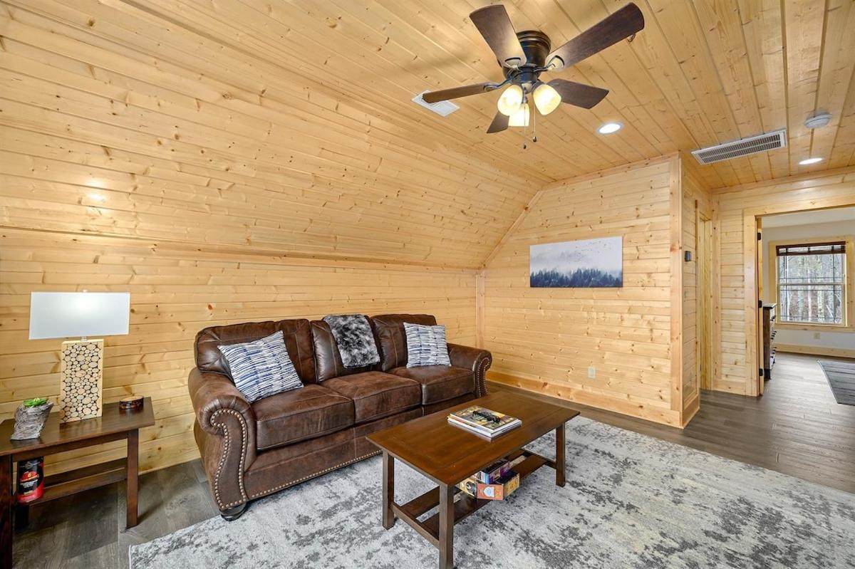 Close To Downtown Amazing Mount Leconte Views Hot Tub Game